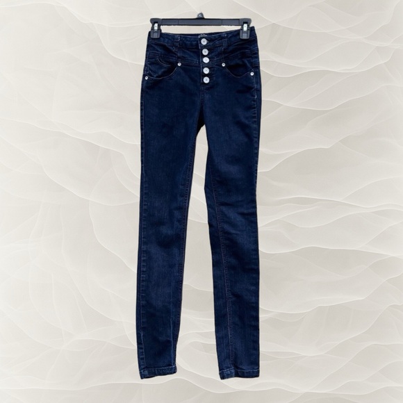 Almost Famous Women’s Black Denim Skinny Jeans W/ Button Fly Size 3 - Picture 1 of 6